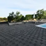 Luxury Escape With Swimming Pool & Modern Design Debeljak