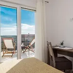 Luxury Escape With Swimming Pool & Modern Design Willa