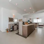 Willa Luxury Escape With Swimming Pool & Modern Design *