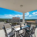 Willa Luxury Escape With Swimming Pool & Modern Design Debeljak