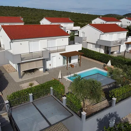 Luxury Escape With Swimming Pool & Modern Design