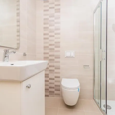 Vila Luxury Escape With Swimming Pool & Modern Design