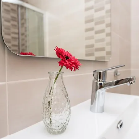 Luxury Escape With Swimming Pool & Modern Design Vila Debeljak