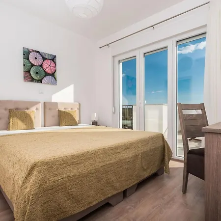 Vila Luxury Escape With Swimming Pool & Modern Design *