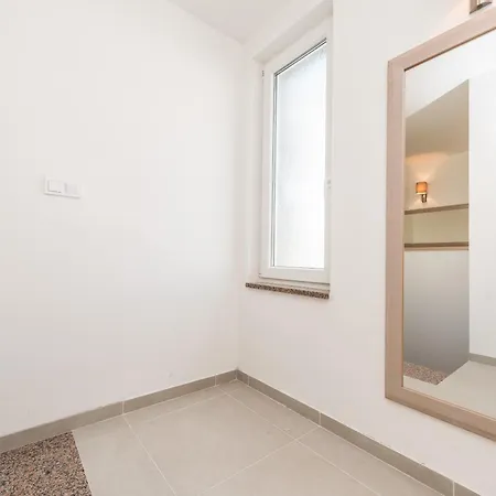 Vila Luxury Escape With Swimming Pool & Modern Design *