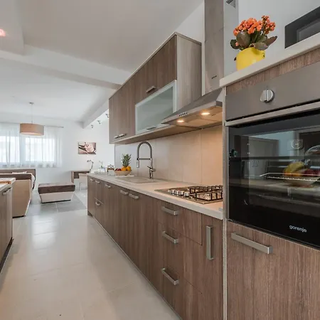 Luxury Escape With Swimming Pool & Modern Design *