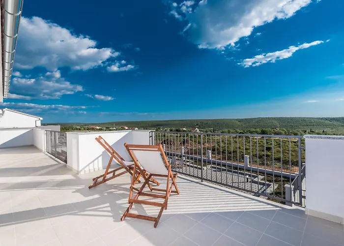 Вилла Luxury Escape With Swimming Pool & Modern Design Debeljak