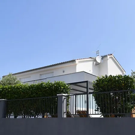 Villa Luxury Escape With Swimming Pool & Modern Design Debeljak