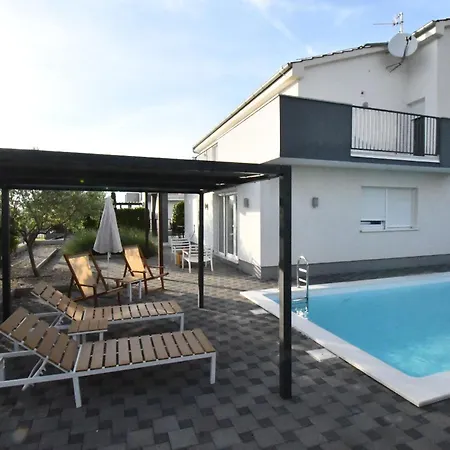 Luxury Escape With Swimming Pool & Modern Design * Debeljak