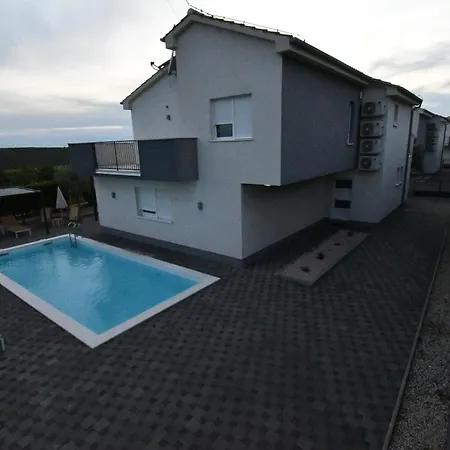Villa Luxury Escape With Swimming Pool & Modern Design *
