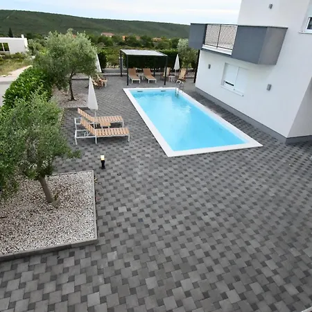 Villa Luxury Escape With Swimming Pool & Modern Design