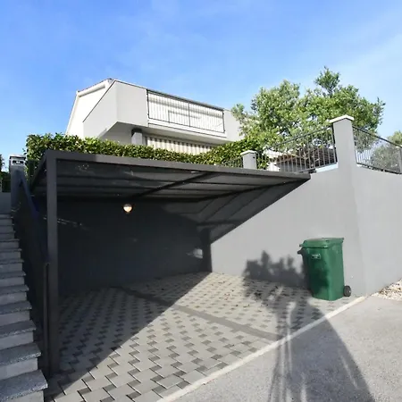 Villa Luxury Escape With Swimming Pool & Modern Design *