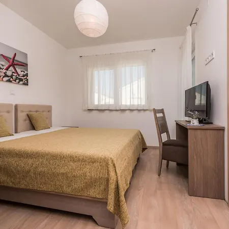 Luxury Escape With Swimming Pool & Modern Design * Debeljak