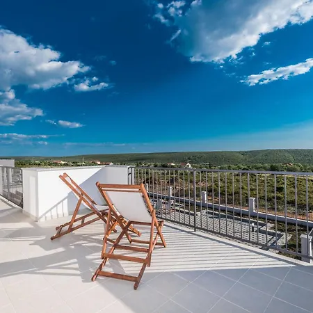 Villa Luxury Escape With Swimming Pool & Modern Design Debeljak