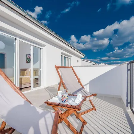 Luxury Escape With Swimming Pool & Modern Design