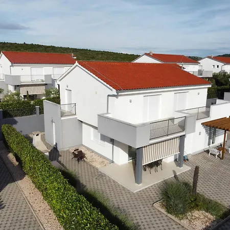 Vila Luxury Escape With Swimming Pool & Modern Design