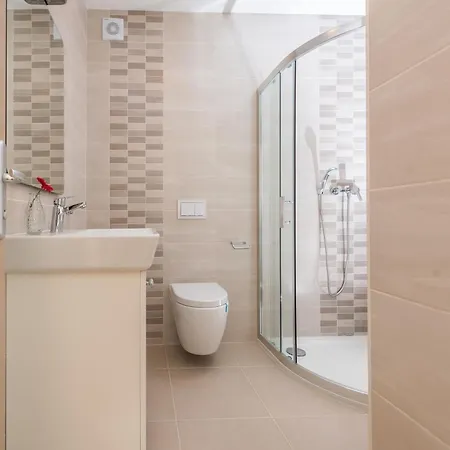 Luxury Escape With Swimming Pool & Modern Design