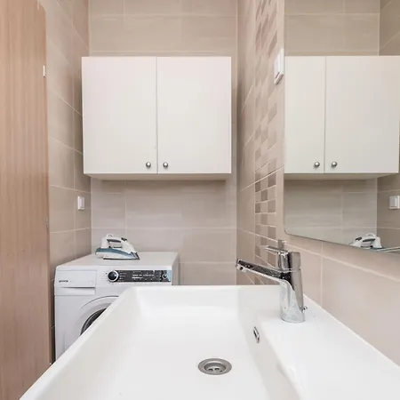 Luxury Escape With Swimming Pool & Modern Design Debeljak
