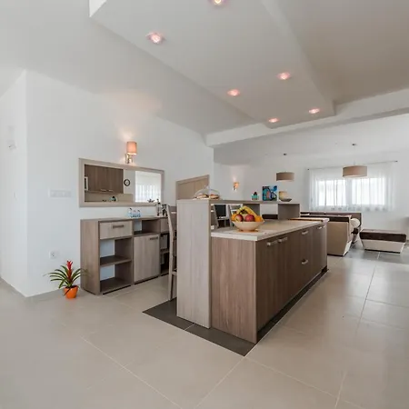 Villa Luxury Escape With Swimming Pool & Modern Design *
