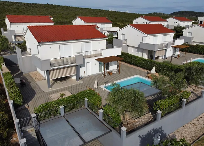 Luxury Escape With Swimming Pool & Modern Design