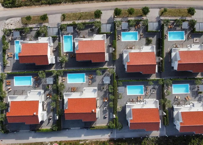 Vila Luxury Escape With Swimming Pool & Modern Design Debeljak