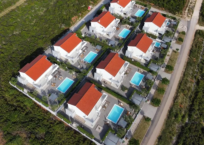 Luxury Escape With Swimming Pool & Modern Design * Debeljak