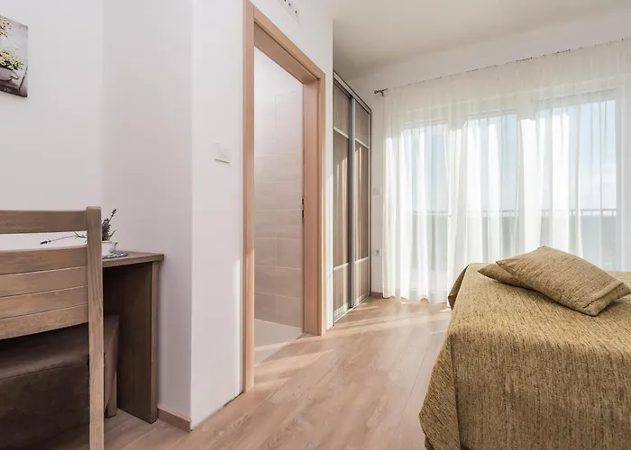 Vila Luxury Escape With Swimming Pool & Modern Design Debeljak