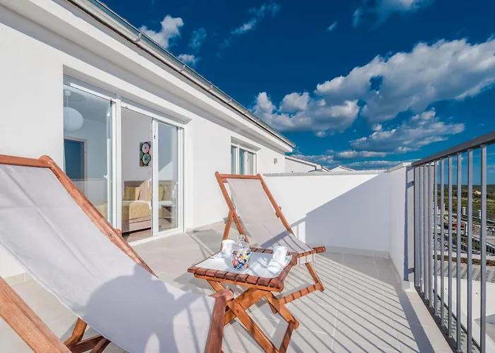 Luxury Escape With Swimming Pool & Modern Design