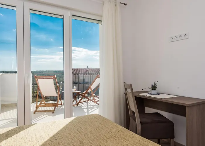 Luxury Escape With Swimming Pool & Modern Design Vila