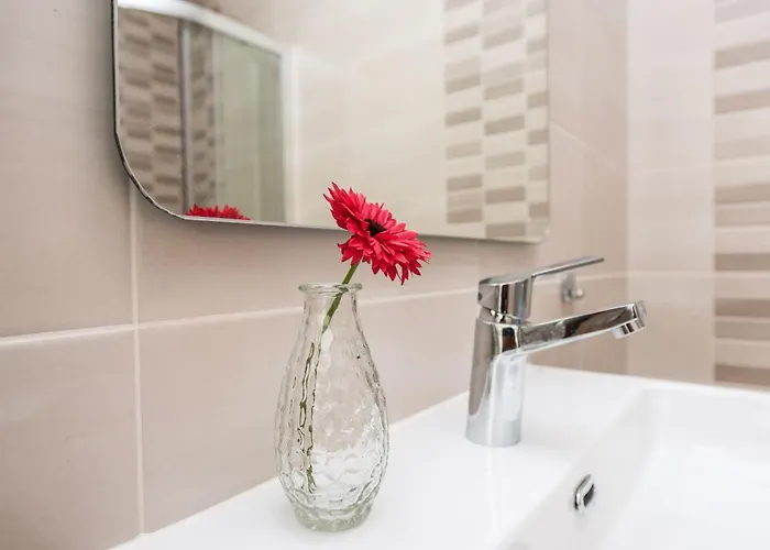 Luxury Escape With Swimming Pool & Modern Design Vila Debeljak