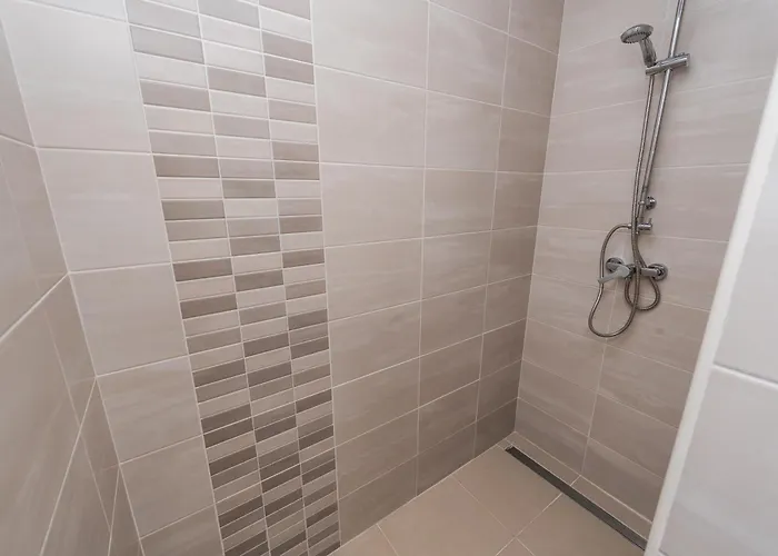 Vila Luxury Escape With Swimming Pool & Modern Design Debeljak