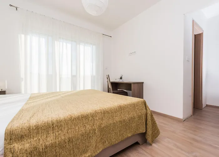 Luxury Escape With Swimming Pool & Modern Design *