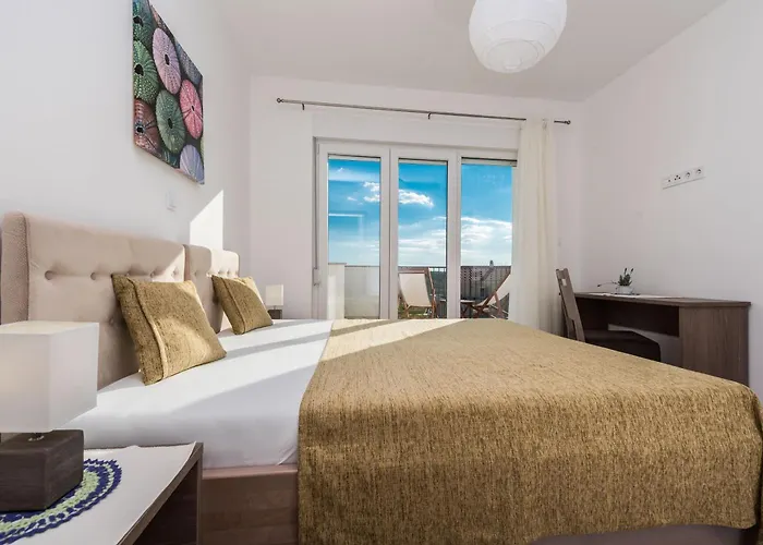 Luxury Escape With Swimming Pool & Modern Design * Debeljak