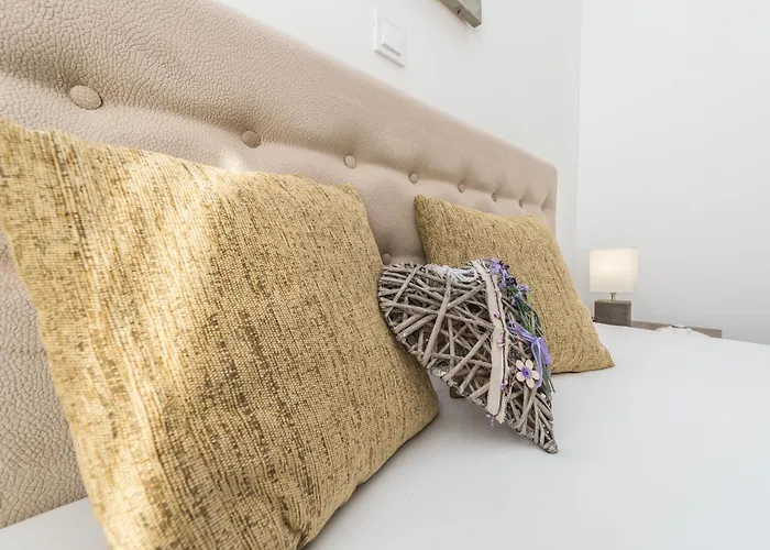 Luxury Escape With Swimming Pool & Modern Design Villa Debeljak