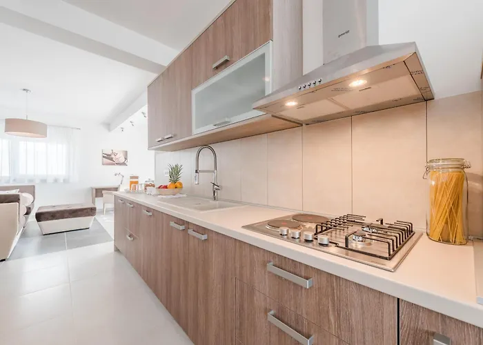 Luxury Escape With Swimming Pool & Modern Design Vila