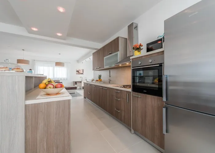 Luxury Escape With Swimming Pool & Modern Design * Debeljak